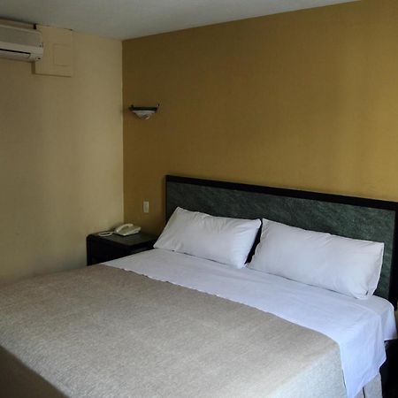 Hotel Universo Γκουανταλαχάρα Εξωτερικό φωτογραφία