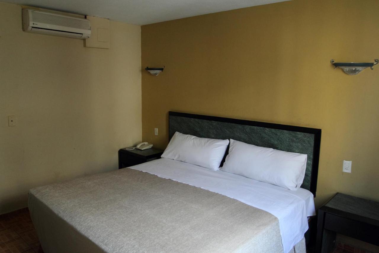 Hotel Universo Γκουανταλαχάρα Εξωτερικό φωτογραφία