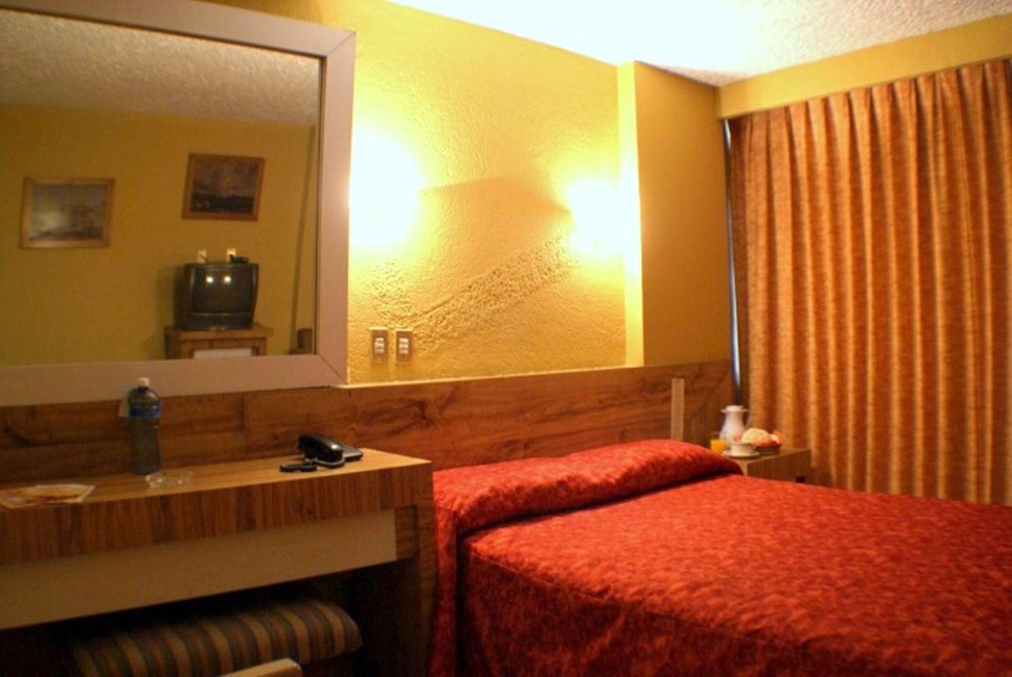 Hotel Universo Γκουανταλαχάρα Εξωτερικό φωτογραφία