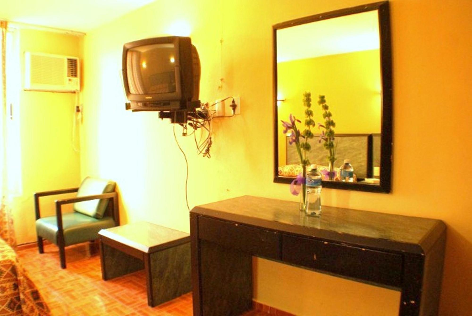 Hotel Universo Γκουανταλαχάρα Εξωτερικό φωτογραφία