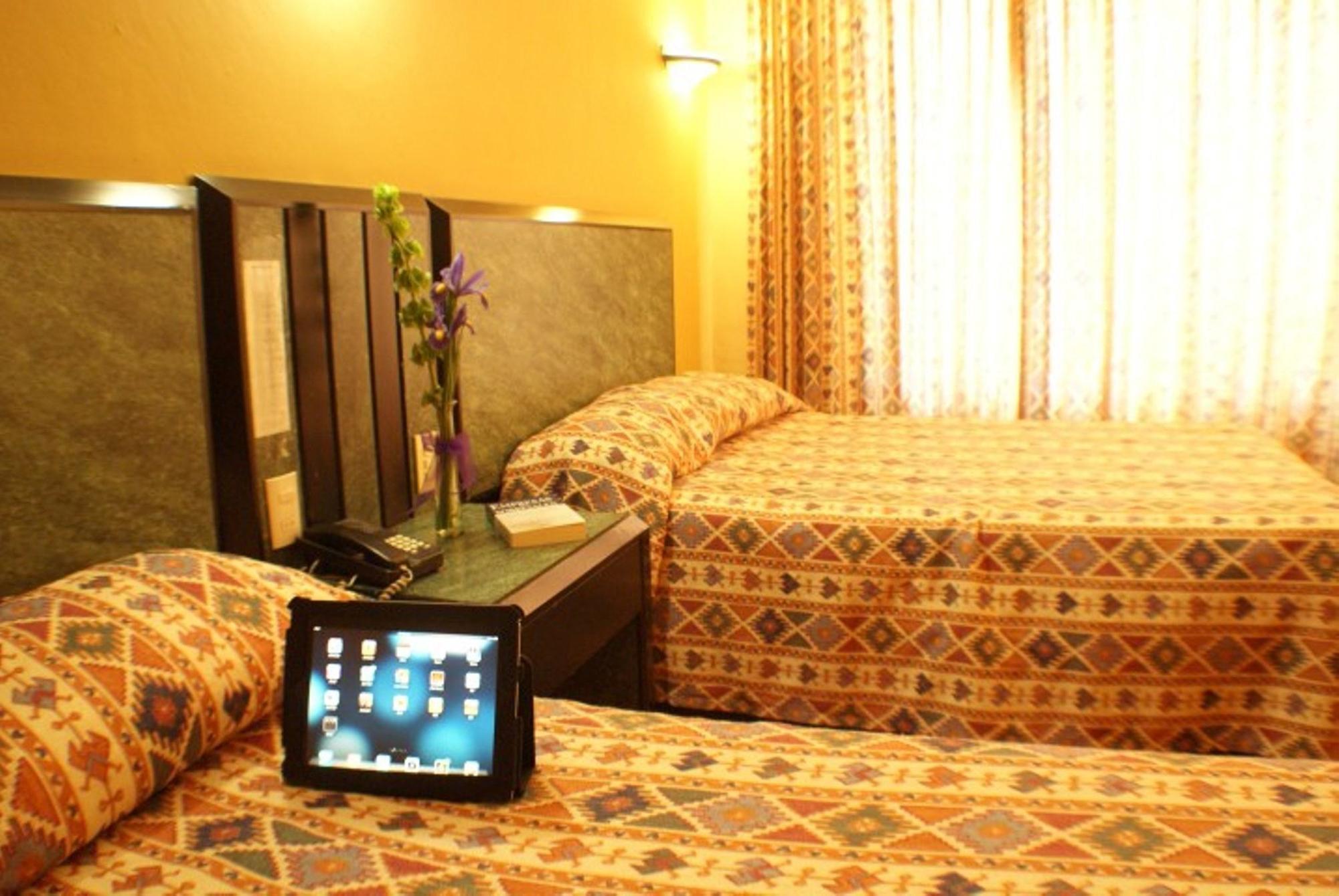 Hotel Universo Γκουανταλαχάρα Εξωτερικό φωτογραφία