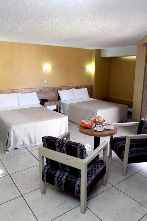 Hotel Universo Γκουανταλαχάρα Δωμάτιο φωτογραφία