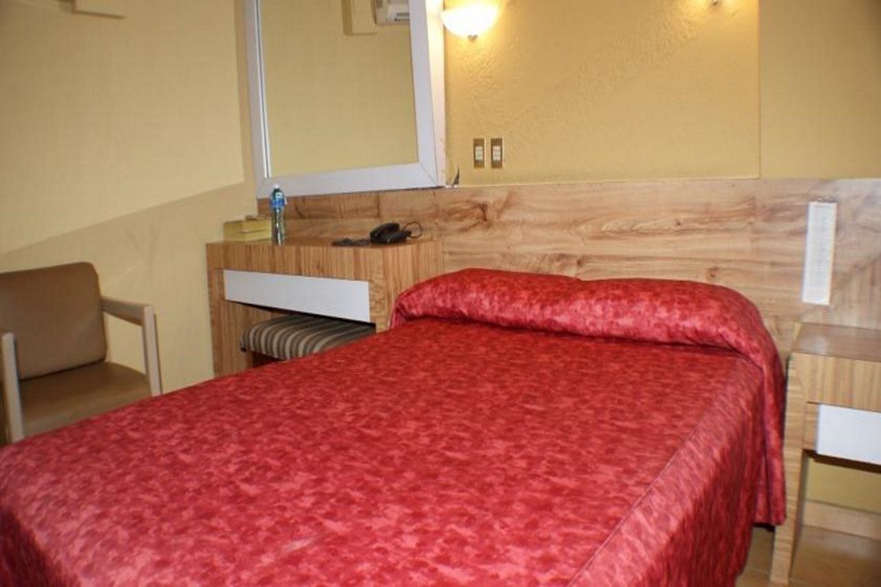 Hotel Universo Γκουανταλαχάρα Εξωτερικό φωτογραφία